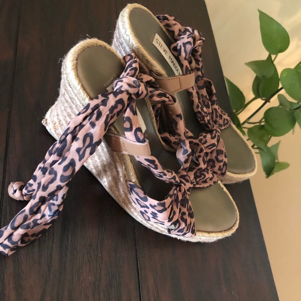 🎉SALE 30% OFF LISTED PRICE Steve Madden Wedges